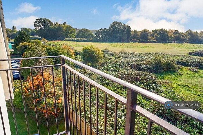2 Bedroom Flat To Rent In Datchet Road, Slough, SL3