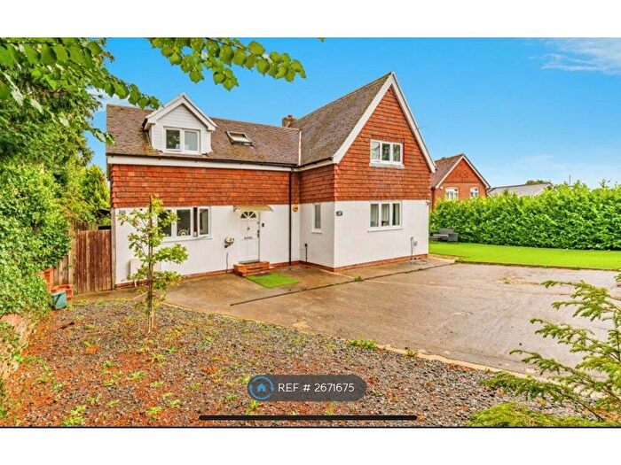 3 Bedroom Detached House To Rent In Cockshot Hill, Reigate, RH2