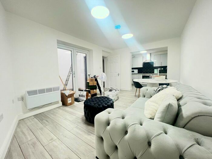 1 Bedroom Flat To Rent In Upper Road, Plaistow, London, E13