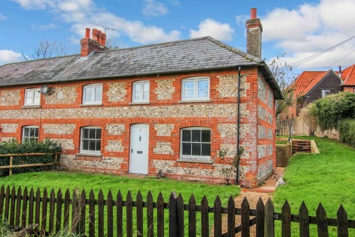 3 Bedroom Semi-Detached House For Sale In Upper Chute, Andover SP11