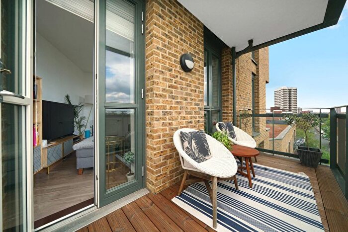 1 Bedroom Flat To Rent In Nellie Cressall Way, Mile End, London, E3