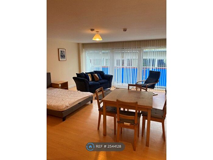 1 Bedroom Flat To Rent In Concord Street, Leeds, LS2
