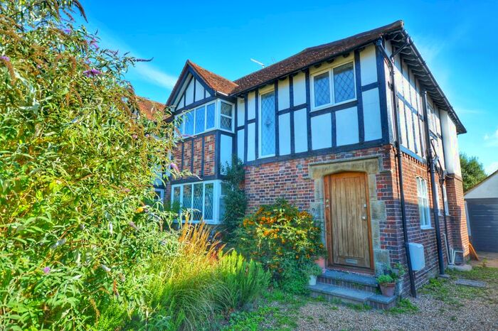 2 Bedroom Flat To Rent In George V Avenue, Goring-by-Sea, Worthing, BN11