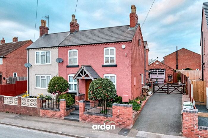 3 Bedroom Semi Detached House For Sale In Barley Mow Lane, Catshill, B61