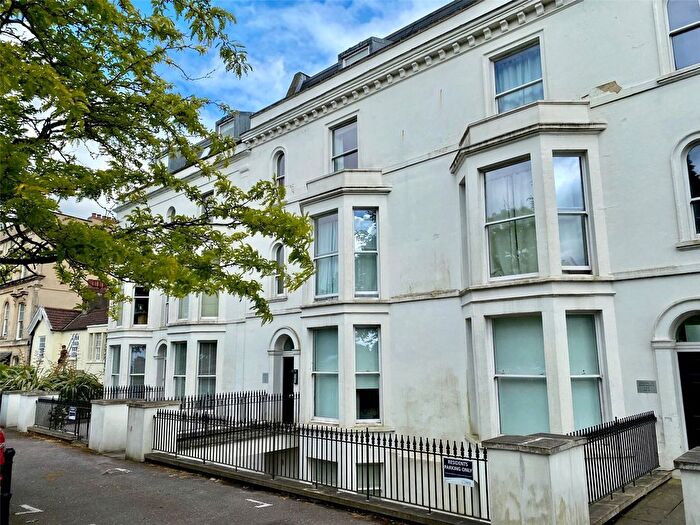 2 Bedroom Flat For Sale In Upper Belgrave Road, Bristol, BS8