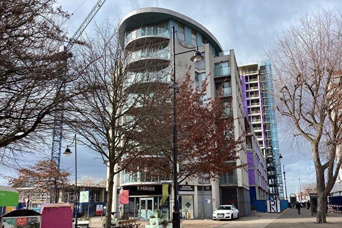 2 Bedroom Flat To Rent In - North Street, Romford, RM1