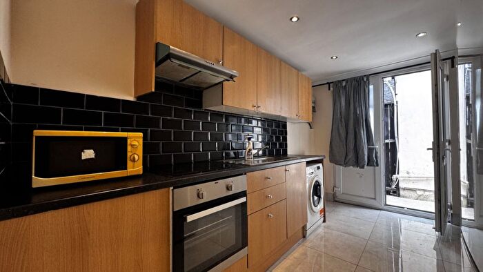 Studio To Rent In Brook Road, Neasden, NW2