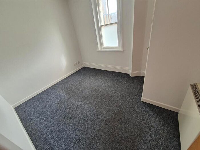 1 Bedroom Flat To Rent In One Bedroom Flat, Lansdowne, BH1