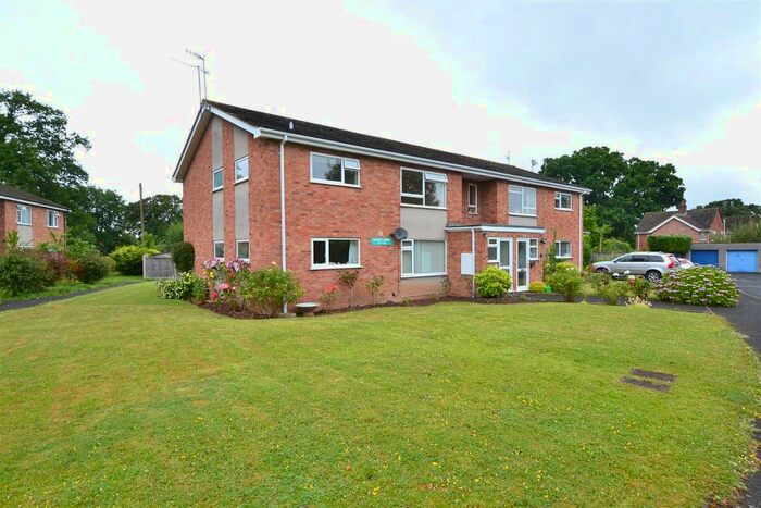 2 Bedroom Flat To Rent In Haynes Court, Malvern, Worcestershire, WR14
