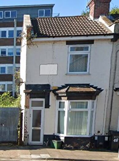 3 Bedroom Semi-Detached House To Rent In Bevis Road, Portsmouth, Hampshire, PO2