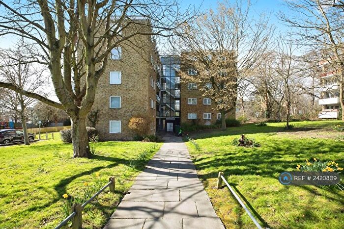 2 Bedroom Flat To Rent In Blackheath, London, SE3