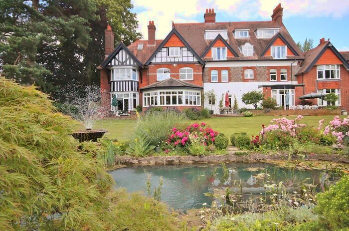 2 Bedroom Apartment To Rent In Riverside House, Burcot, OX14