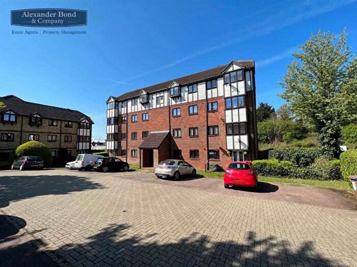 2 Bedroom Apartment To Rent In Kerr Close, Knebworth, SG3