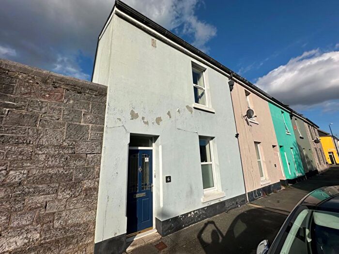2 Bedroom Property To Rent In Commercial Place, Plymouth, PL4