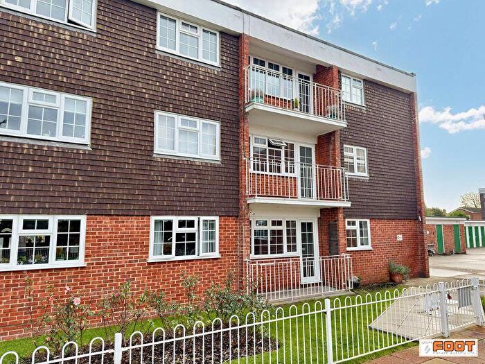 2 Bedroom Flat To Rent In Mark Anthony Court, Hayling Island, PO11
