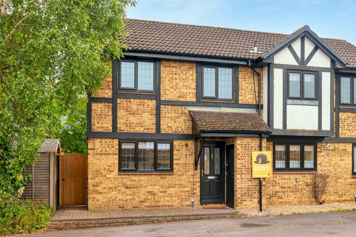 2 Bedroom Semi-Detached House To Rent In Morley Close, Yateley, GU46