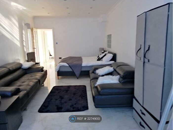 1 Bedroom Flat To Rent In Forest Rise, London, E17