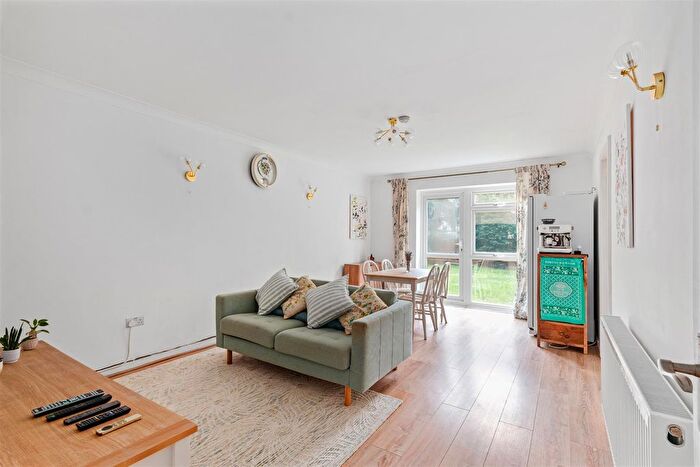 2 Bedroom Flat For Sale In Henfield Road, Wimbledon, SW19