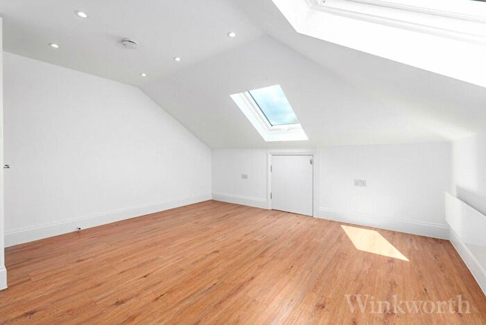 2 Bedroom Apartment To Rent In Pepys Road, London, SE14