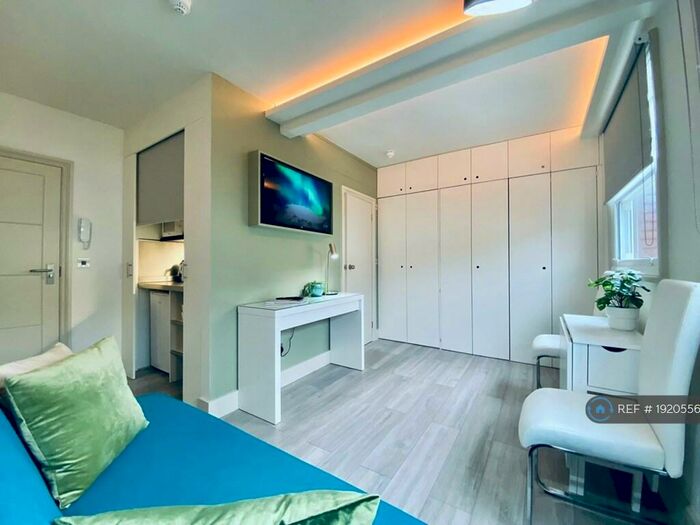 Studio To Rent In Brighton & Hove, Hove, BN3