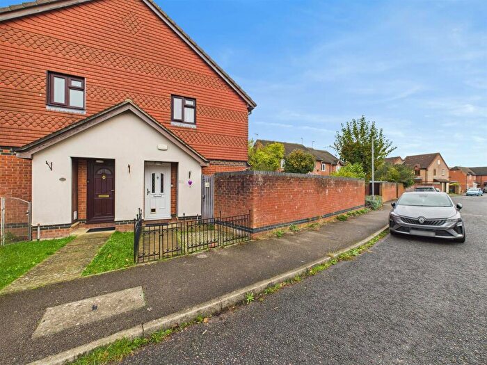 1 Bedroom Terraced House For Sale In Hillier Road, Hawkslade, Aylesbury, HP21