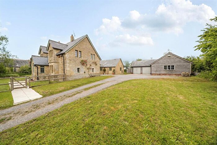 4 Bedroom Detached House For Sale In Manston, Sturminster Newton, DT10