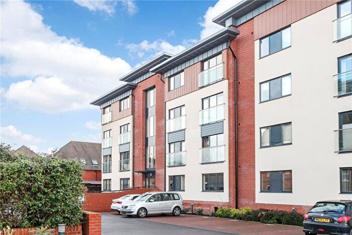 2 Bedroom Apartment To Rent In West Street, Newbury, Berkshire, RG14