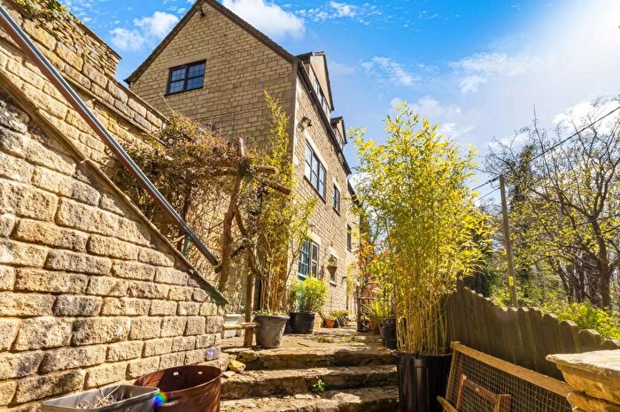 3 Bedroom Detached House For Sale In Bath Road, Nailsworth, Stroud, Gloucestershire, GL6