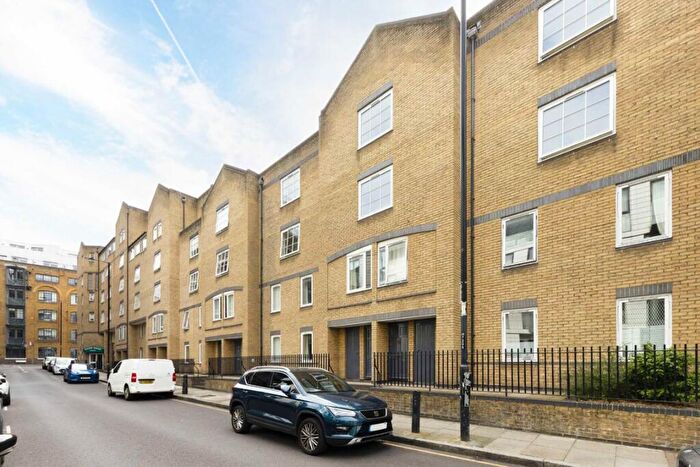 2 Bedroom House To Rent In Hooper Street, Aldgate, E1