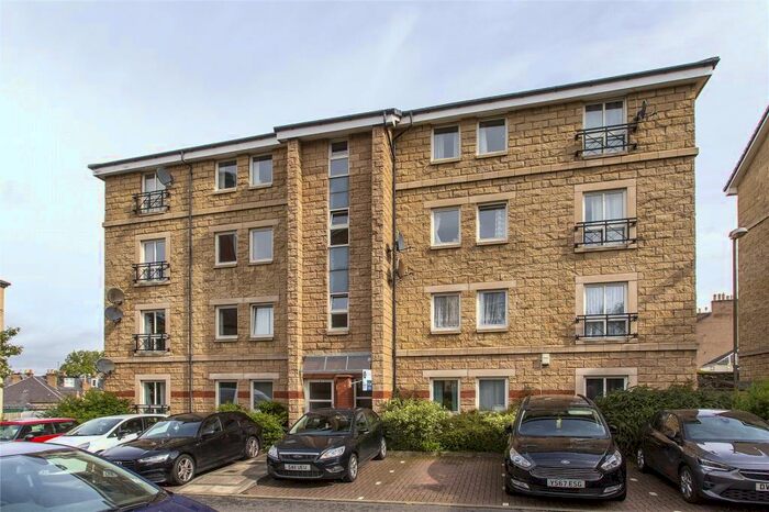 3 Bedroom Apartment To Rent In Dryden Gait, Leith, Edinburgh, EH7