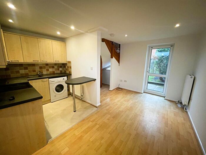 1 Bedroom End Of Terrace House To Rent In Shirley Road, Shirley, SO15