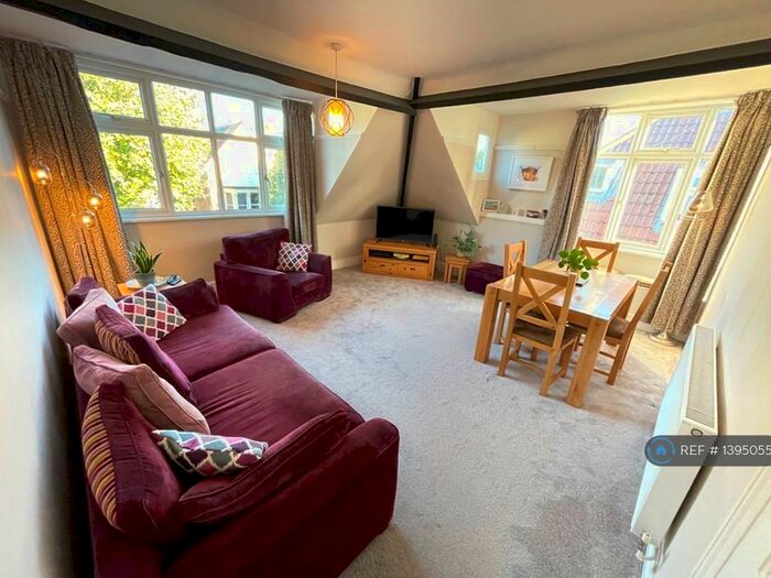 3 Bedroom Flat To Rent In Blenheim Road, Bristol, BS6