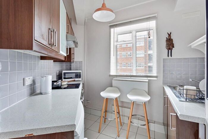 3 Bedroom Flat To Rent In West Kensington Court, London, SW6
