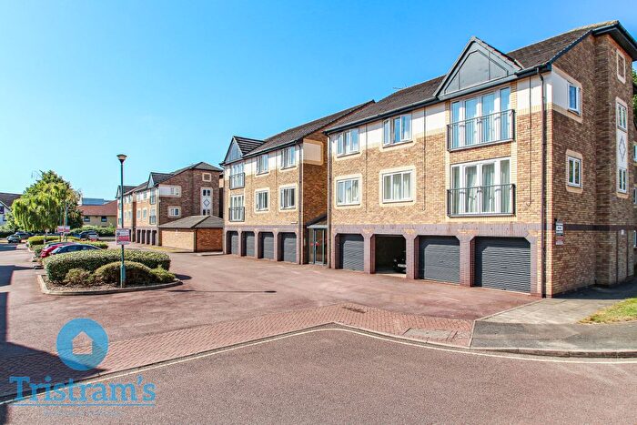 2 Bedroom Flat To Rent In Manor Park Court, Derby, DE22