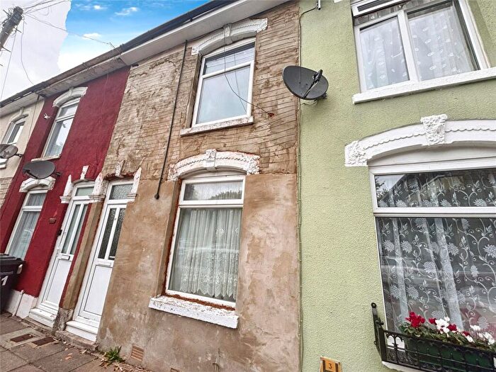 2 Bedroom Terraced House For Sale In Washington Road, Portsmouth, Hampshire, PO2