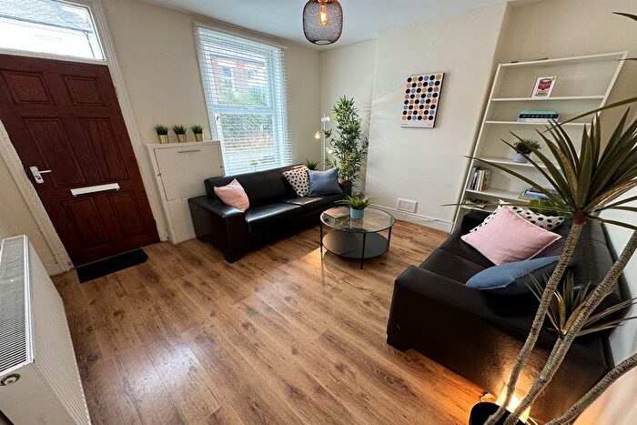 3 Bedroom End Terrace House To Rent In Humber Road, Beeston, NG9