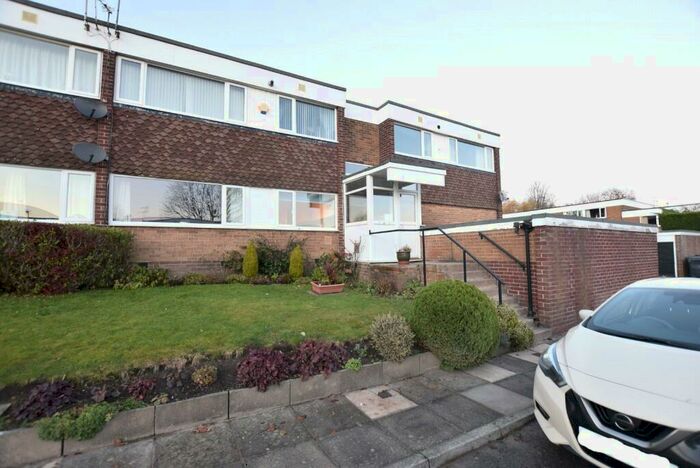 2 Bedroom Apartment To Rent In Lane End Court, Alwoodley, Leeds, LS17