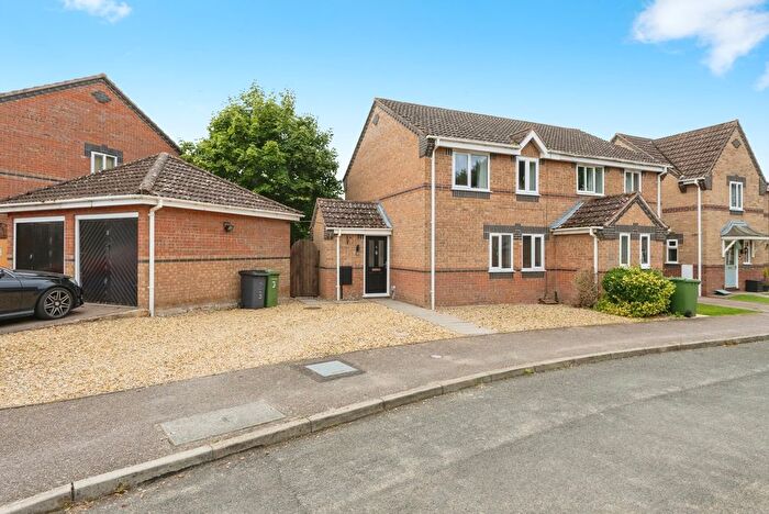 3 Bedroom Semi-Detached House For Sale In Willow Court, Attleborough, Norfolk, NR17