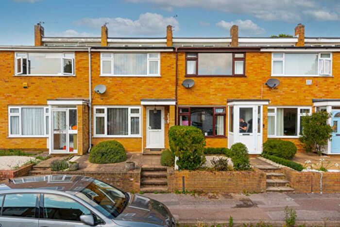 2 Bedroom Terraced House To Rent In Dirdene Close, Epsom, KT17