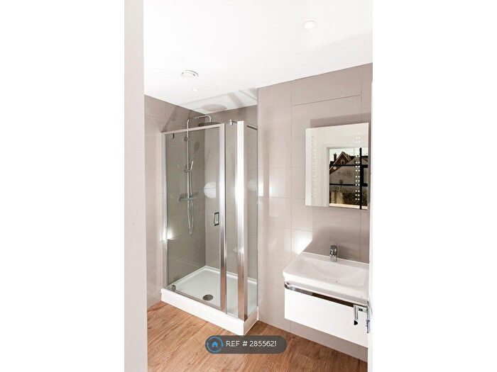 Studio To Rent In Nixey Close, Slough, SL1