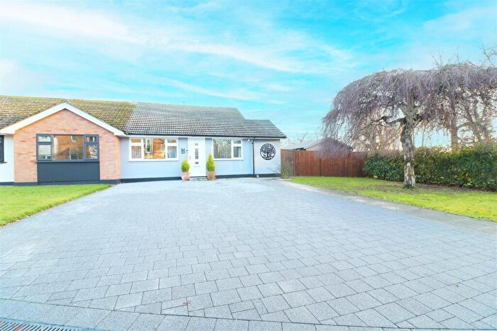 3 Bedroom Semi Detached House For Sale In Baker Avenue, Hatfield Peverel, CM3