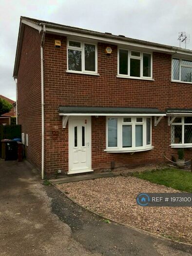 3 Bedroom Semi-Detached House To Rent In Minster Road, Derby, DE21