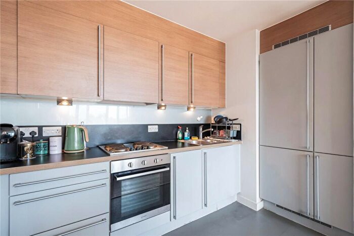 2 Bedroom Apartment To Rent In Borland Road, Nunhead, London, SE15