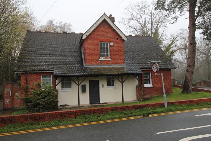 1 Bedroom Flat To Rent In Ravenscourt, Fishponds Rd, Keston, BR2