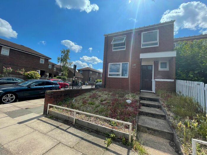 5 Bedroom Detached House To Rent In Radcliff Path, Nine Elms, SW8