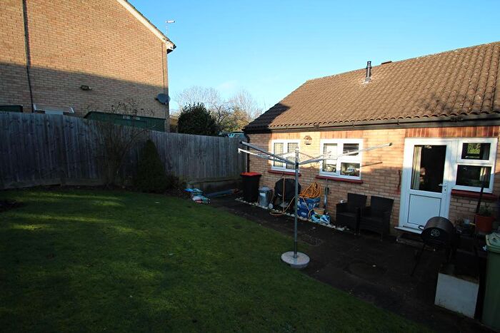 2 Bedroom End Of Terrace House For Sale In Germander Place, Conniburrow, Milton Keynes, Buckinghamshire, MK14