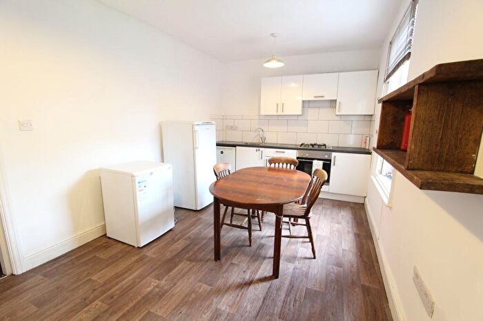 2 Bedroom Apartment To Rent In Chesterfield Road, Sheffield, S8