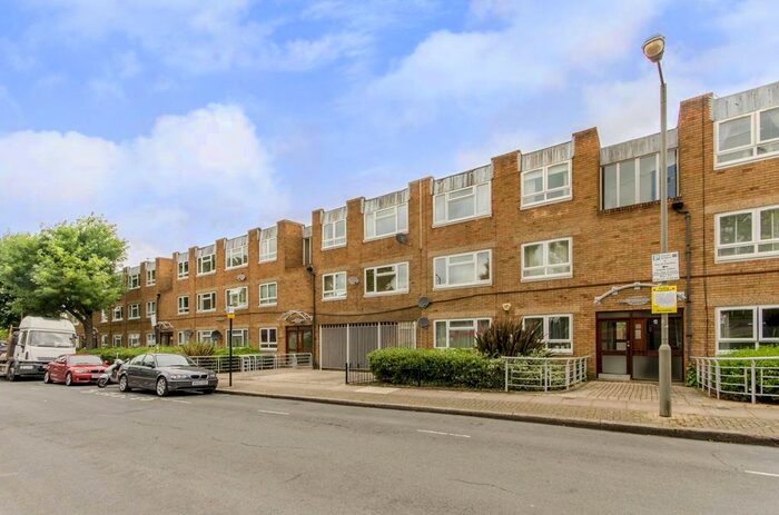 1 Bedroom Flat To Rent In Cornford Grove, Balham, London, SW12