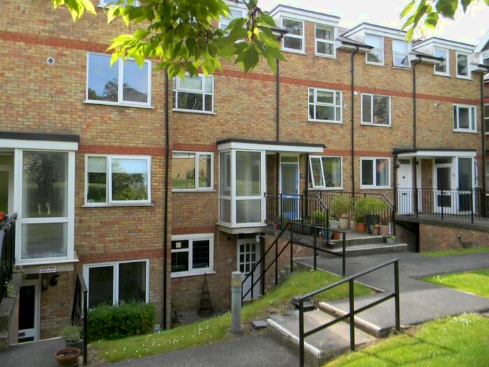 2 Bedroom Maisonette To Rent In Lincoln Court Charles Street Berkhamsted, HP4