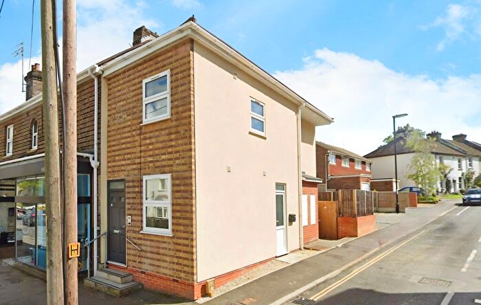 Flat To Rent In Leylands Road, Burgess Hill, RH15